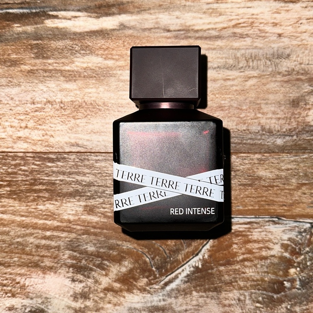 Red Intense Colgone